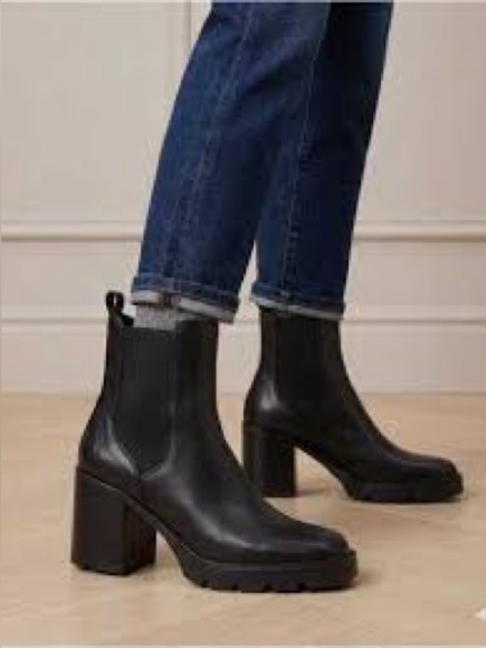 Sam Edelman Rollins Black Leather Chelsea Boot.
